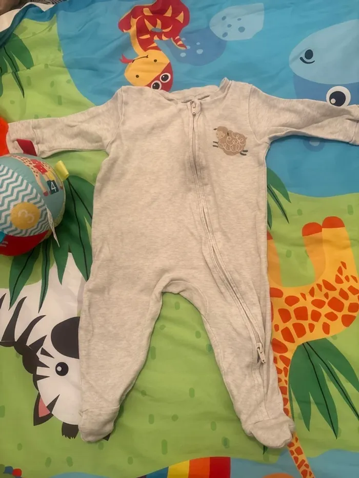 Pyjama primark collection mouton 0/3 mois 62cm - photo numéro 2