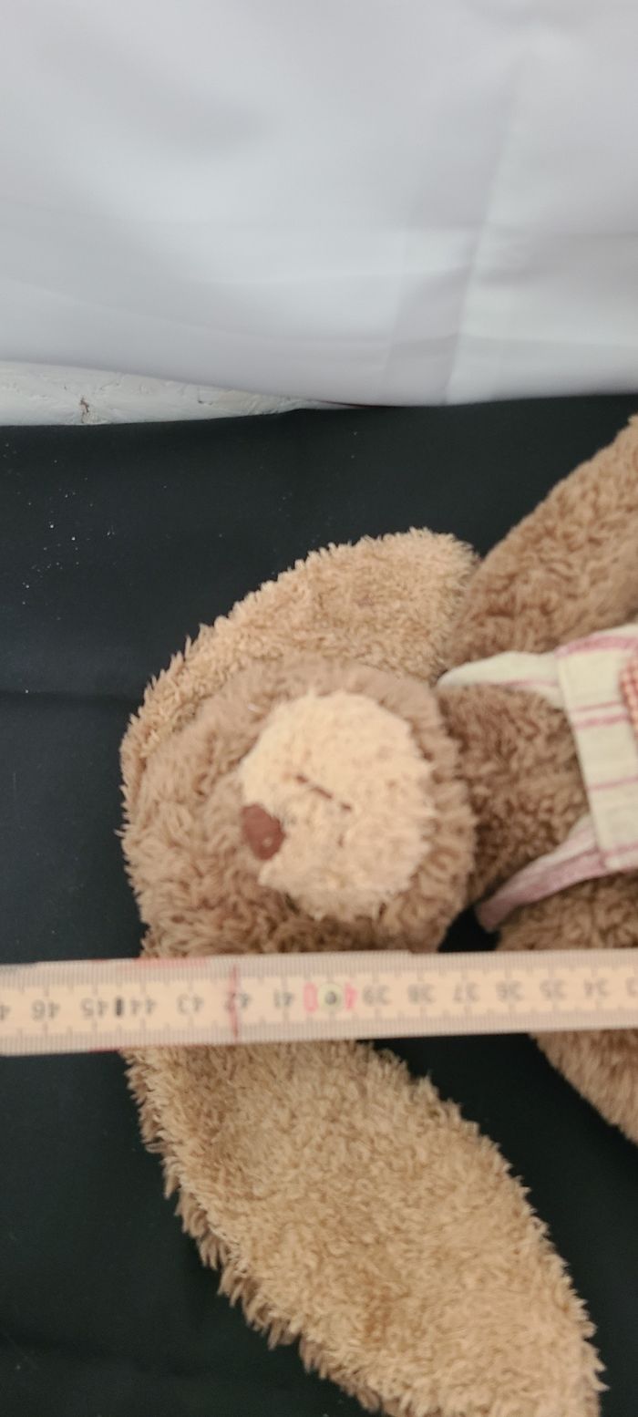 Peluche Lapin marron salopette 48 cm Louise Mansen - photo numéro 3