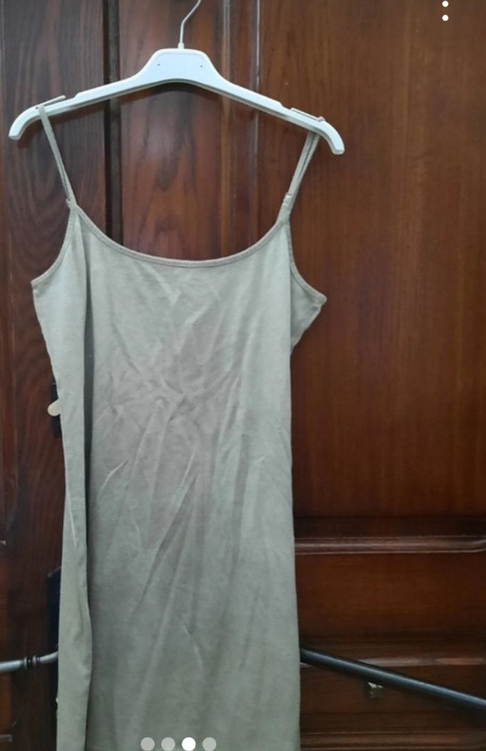 Robe vert amande - photo numéro 2