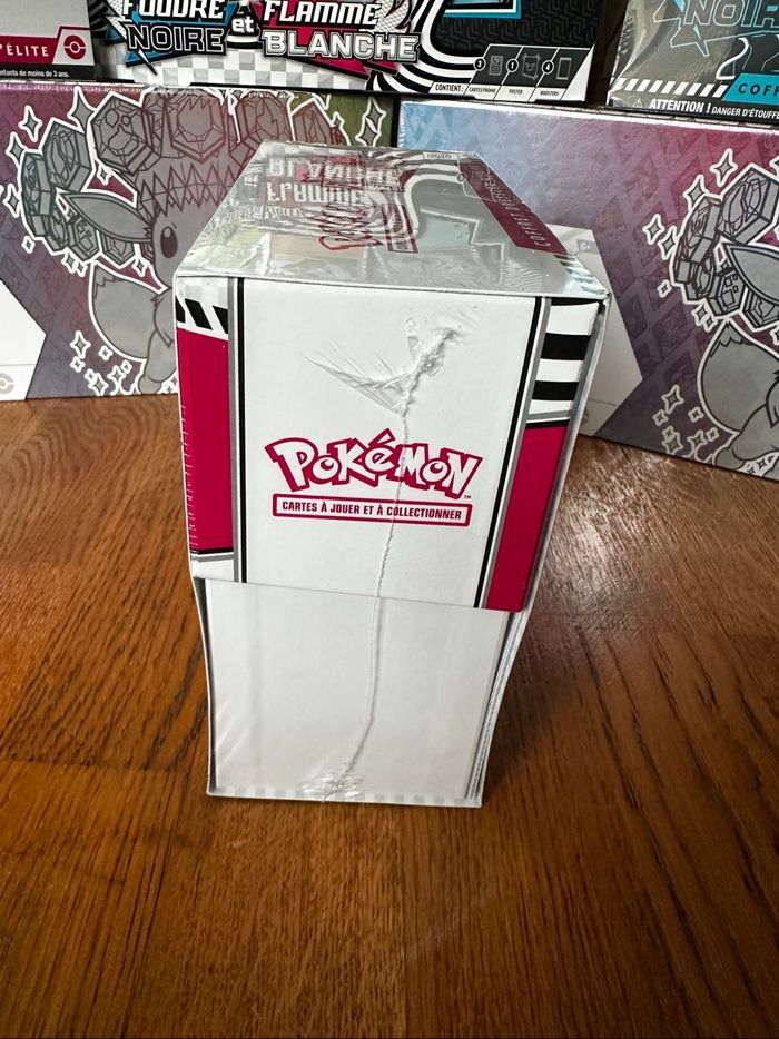 Pokémon ETB flamme blanche - photo numéro 4