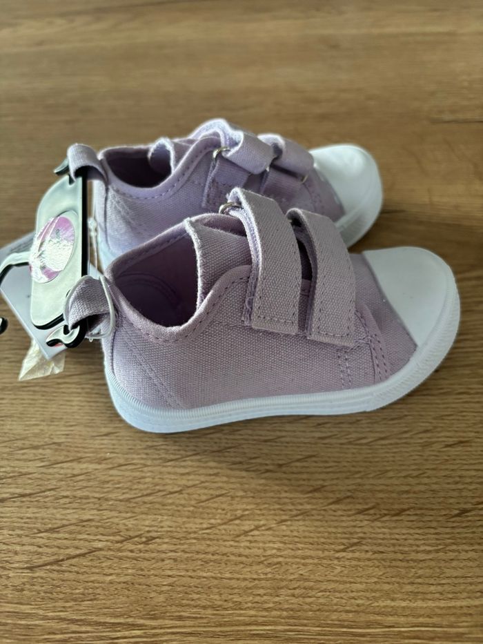 Basket taille 22 - photo numéro 2