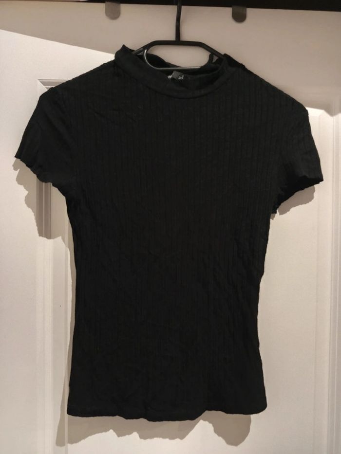 🔝 T-shirt manches courtes Bershka noir côtelé taille S 36