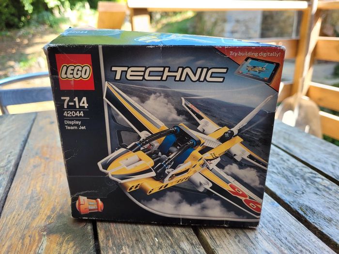 Lego technic 42044 L'avion de chasse 🛩 acrobatique, 2 modèles en 1 boîte, complet+boîte+notices - photo numéro 12
