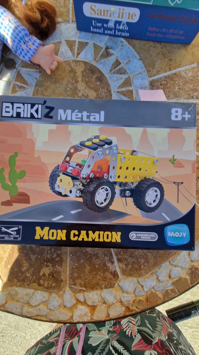 Petit camion à construire
