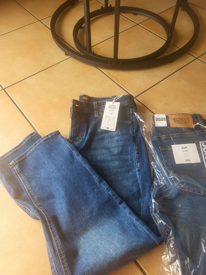 Jeans neuf - photo numéro 2