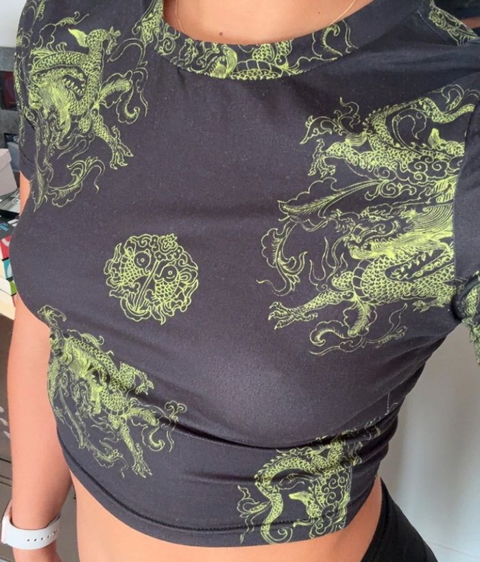 t-shirt croc top noir et vert
