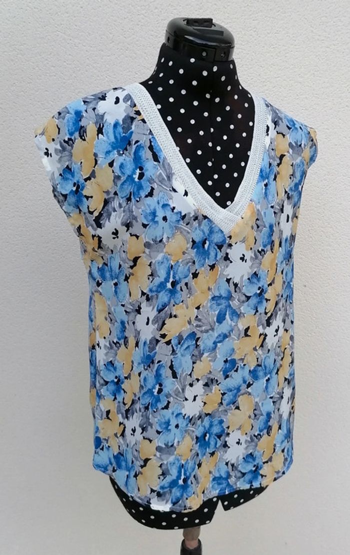 Top / Haut à fleurs bleu et jaune léger Taille S It Hippie - photo numéro 3