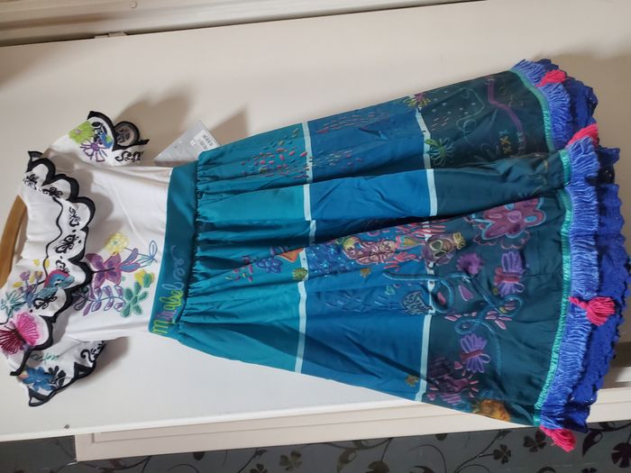 Robe Mirabel Encanto la famille Madrigal