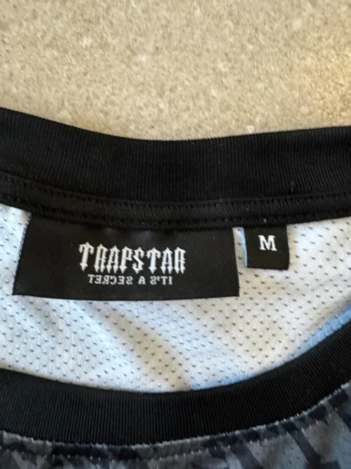 T-shirt Trapstar de foot , taille M, très bon état, - photo numéro 3