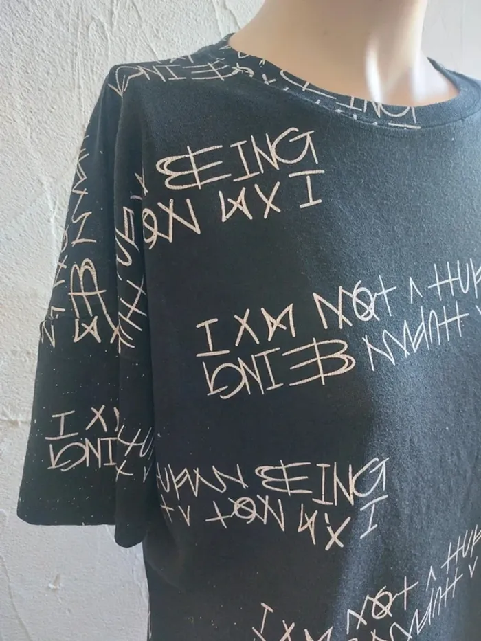 T-shirt 'I Am Not a Human Being' Taille S/M - photo numéro 4