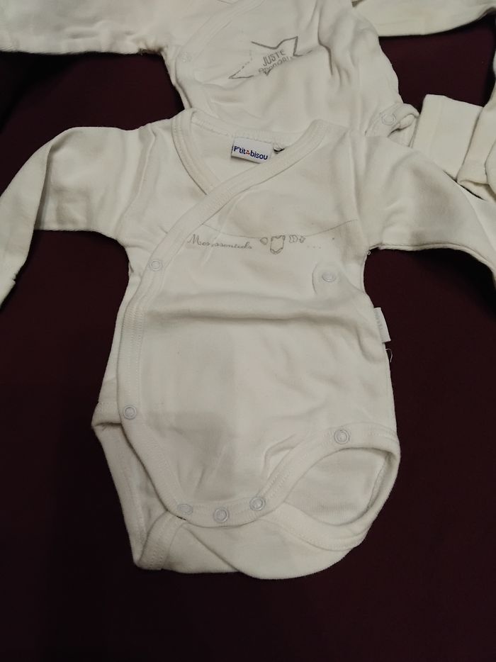 Lot de 7 bodies taille naissance et 1 mois - photo numéro 6