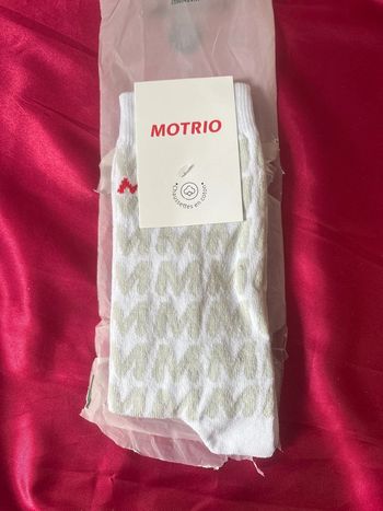 Paire de chaussettes neuves