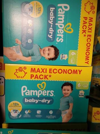 Lot pampers baby dry taille 6
