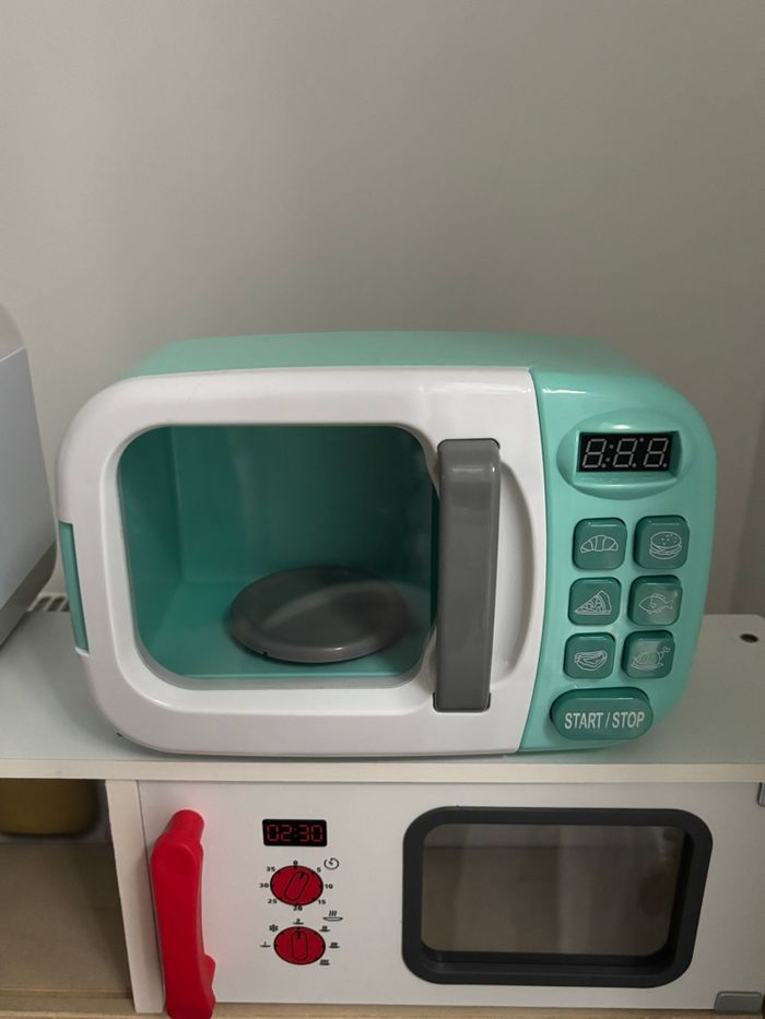 Cuisine en bois et ses accessoires - photo numéro 3