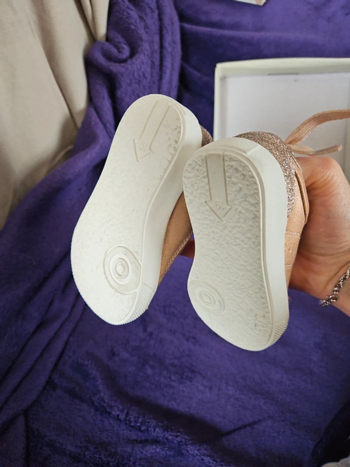 Chaussures fille P 19 - photo numéro 4