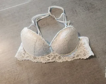 Soutien gorge 85B blanc croisé dos