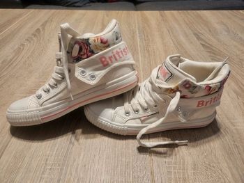 Basket montante british knights taille 37