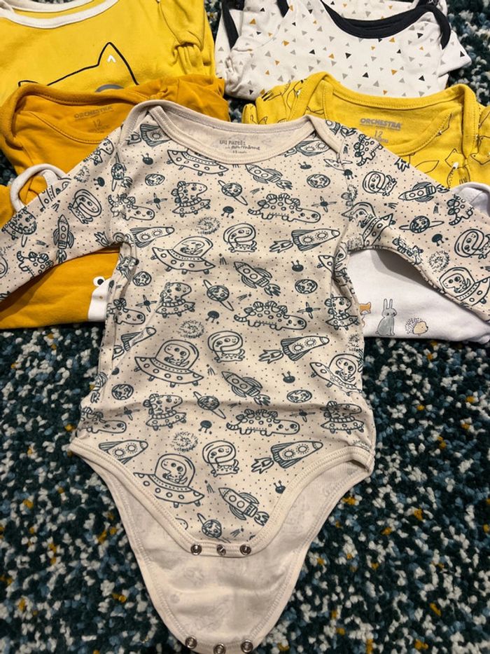 Lot 9 bodies 12 mois - photo numéro 5