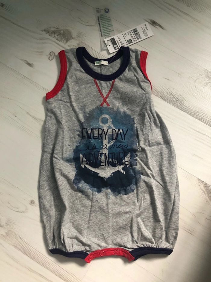 Body short neuf United Color of Benetton 6 a 9 mois