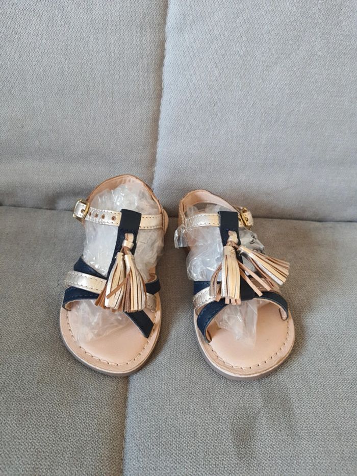Sandales nu-pieds en cuir Du Pareil Au Même pointure 25 neuf avec étiquettes - photo numéro 2