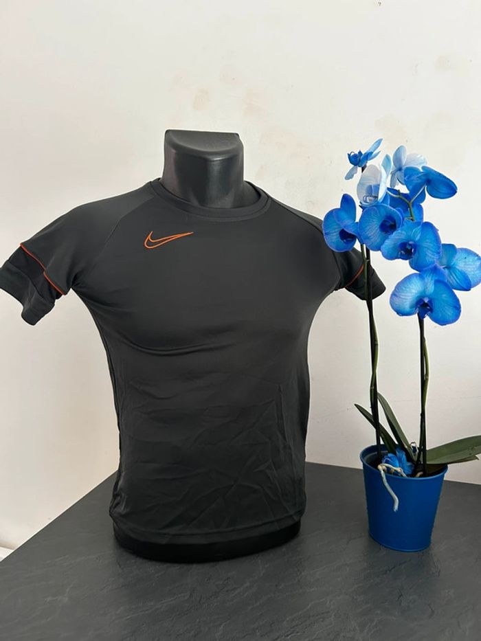 T-shirt ~ Nike ~ 10-12ans