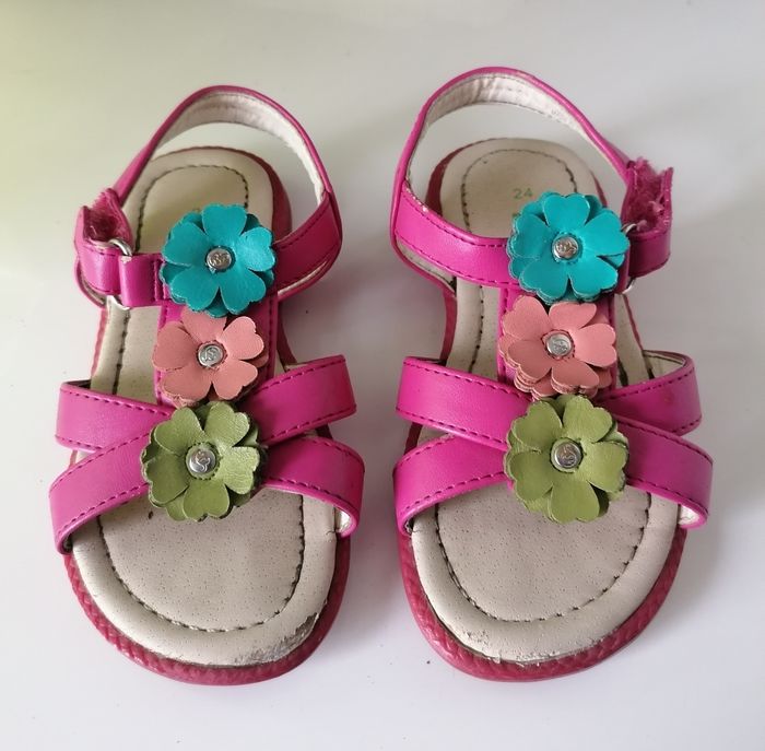 Sandales pointure 24