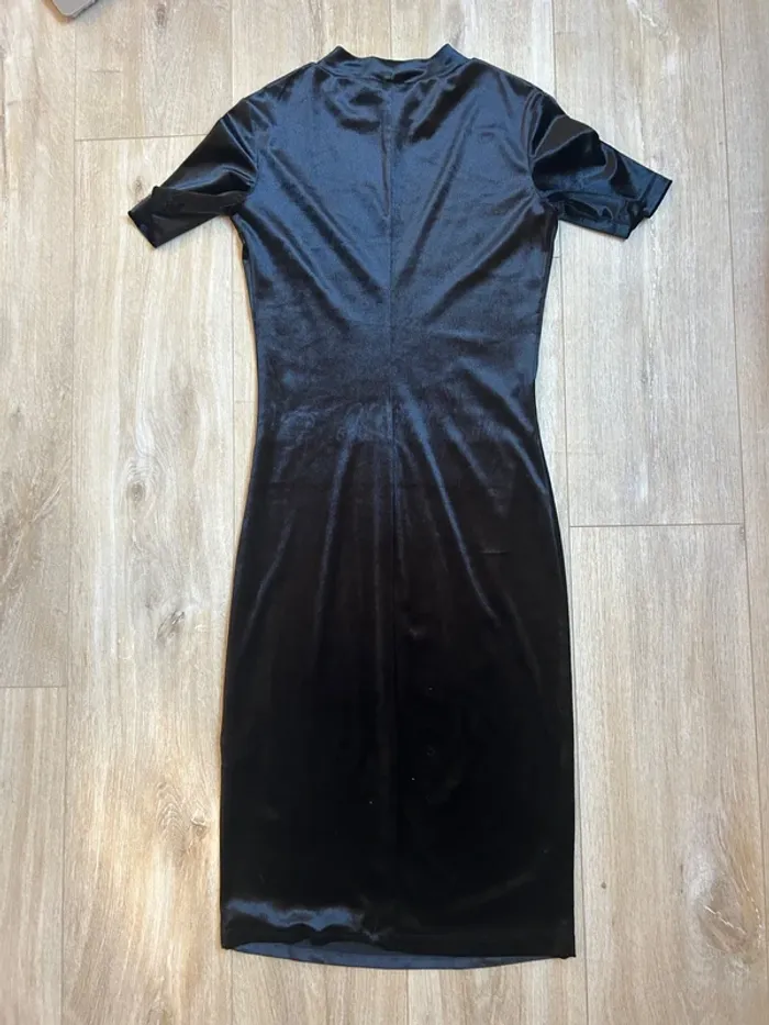 Robe en velours de la marque Zara - photo numéro 3