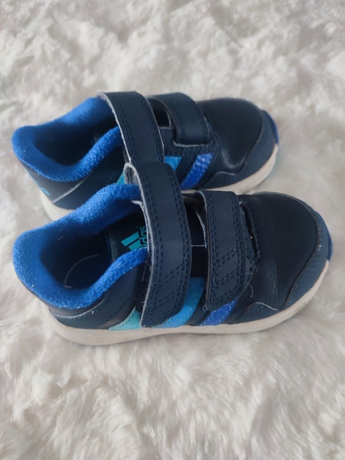 Basket en cuir bleu Adidas taille 21 - photo numéro 2