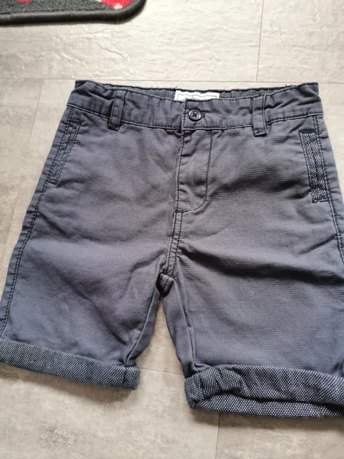 Lot shorts habillés garçon 4 ans comme neufs - photo numéro 3