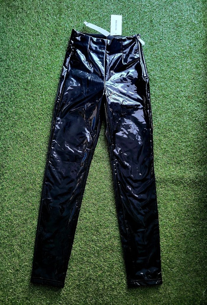 Pantalon effet cuir ciré