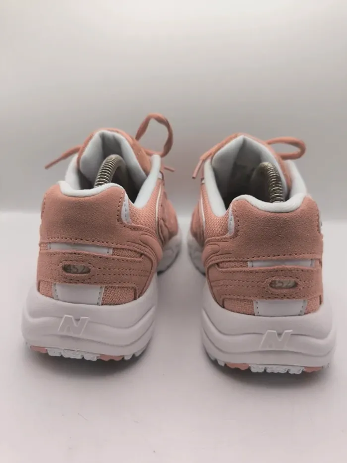 Baskets New Balance 452 rose training Taille 44 Neuf - photo numéro 5