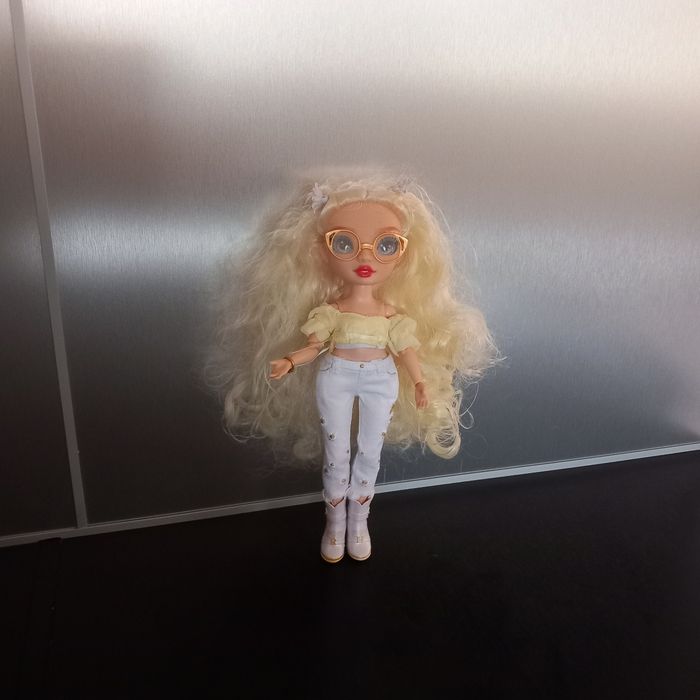 Poupée Rainbow High S4 Deliah Fields - photo numéro 7