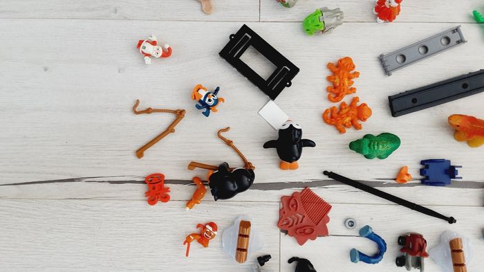 Lot de 49 jouets divers - photo numéro 2