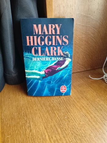 Livre Dernière Danse de Mary Higgins Clark bon état