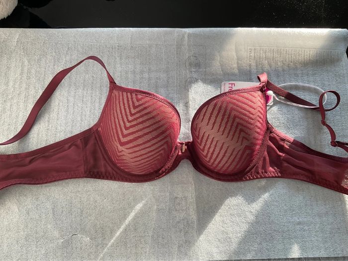 Soutien-gorge bordeaux Freya neuf - photo numéro 10