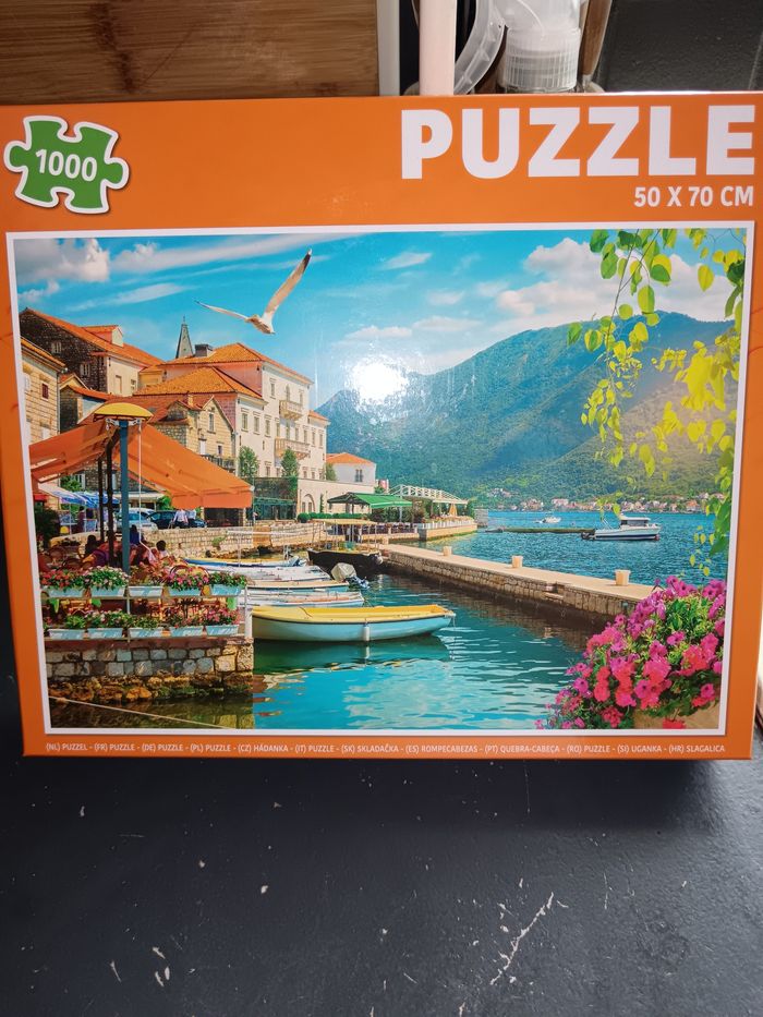 Puzzle 1000 pieces bord de mer avec port à bateaux - photo numéro 3