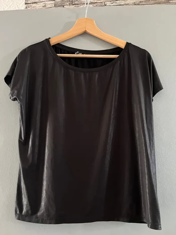 Petit haut noir brillant pimkie en M