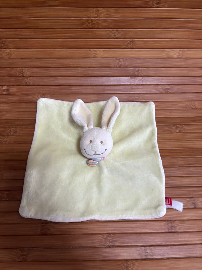 Doudou plat lapin vert écharpe rayé tex Carrefour - photo numéro 2