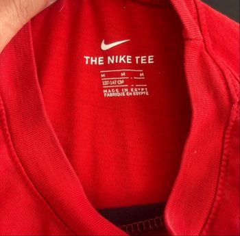 T-shirt Nike 9/10 ans très bon état 