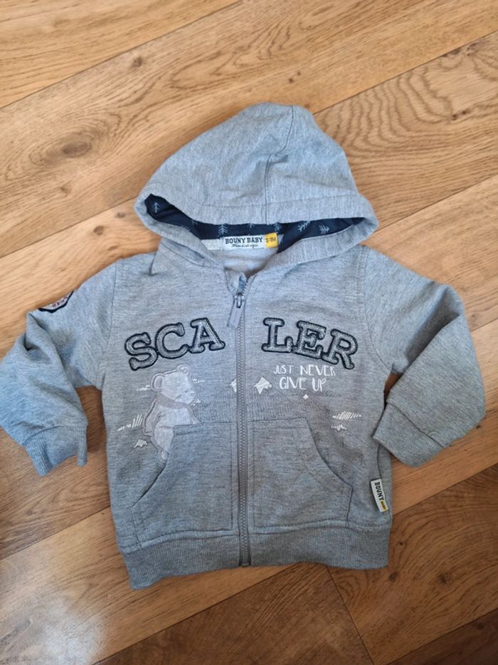 Gilet zippé en 12-18 mois