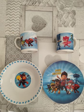 Assiettes et tasses
