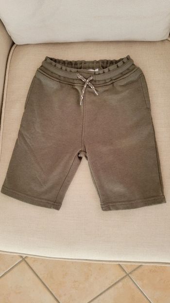 Short ou bermuda en molleton taille 7 ans