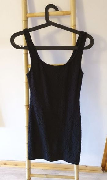 Petite robe noire moulante Bershka
