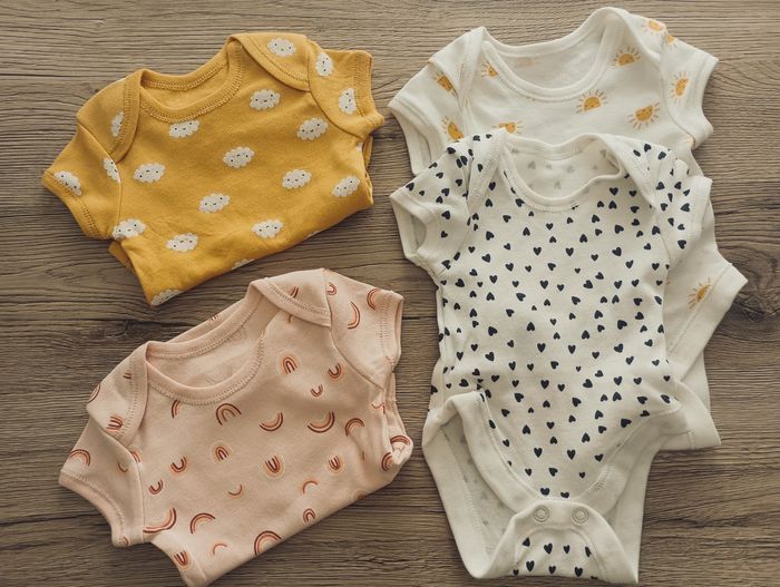 4 Bodies Manches Courtes 0-1 mois
