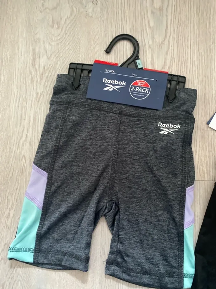 Lot de 2 shorts cyclistes Reebok taille 4 5 ans Neufs - photo numéro 6