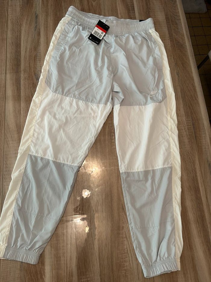 Jogging Nike neuf homme loose fit blanc et gris avec étiquette - photo numéro 6
