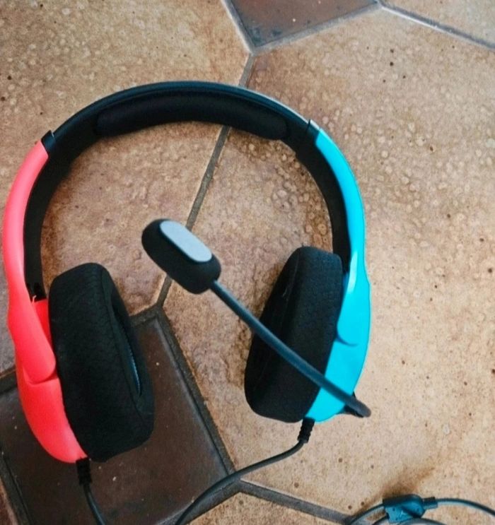 Casque filaire switch et sa sacoche de transport - photo numéro 2