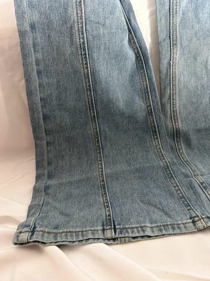 Jean SHEIN – Original & neuf avec étoiles rouges à l’arrière, pour un look audacieux - photo numéro 4