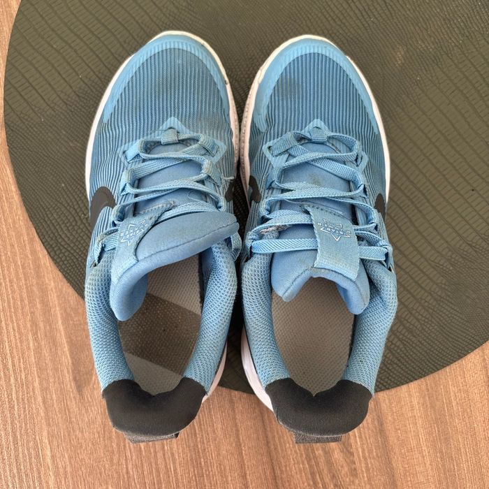 Baskets Nike enfant 31 - photo numéro 2