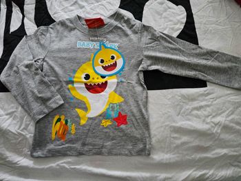 T-shirt baby shark 2ans
